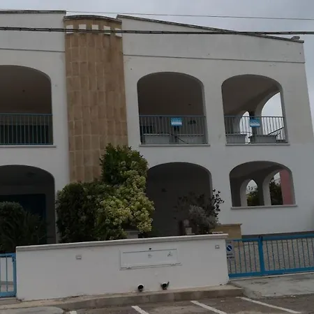 Apartment Trilo Superior Con Terrazzo Vista Mare A Pescoluse Marina Di Pescoluse